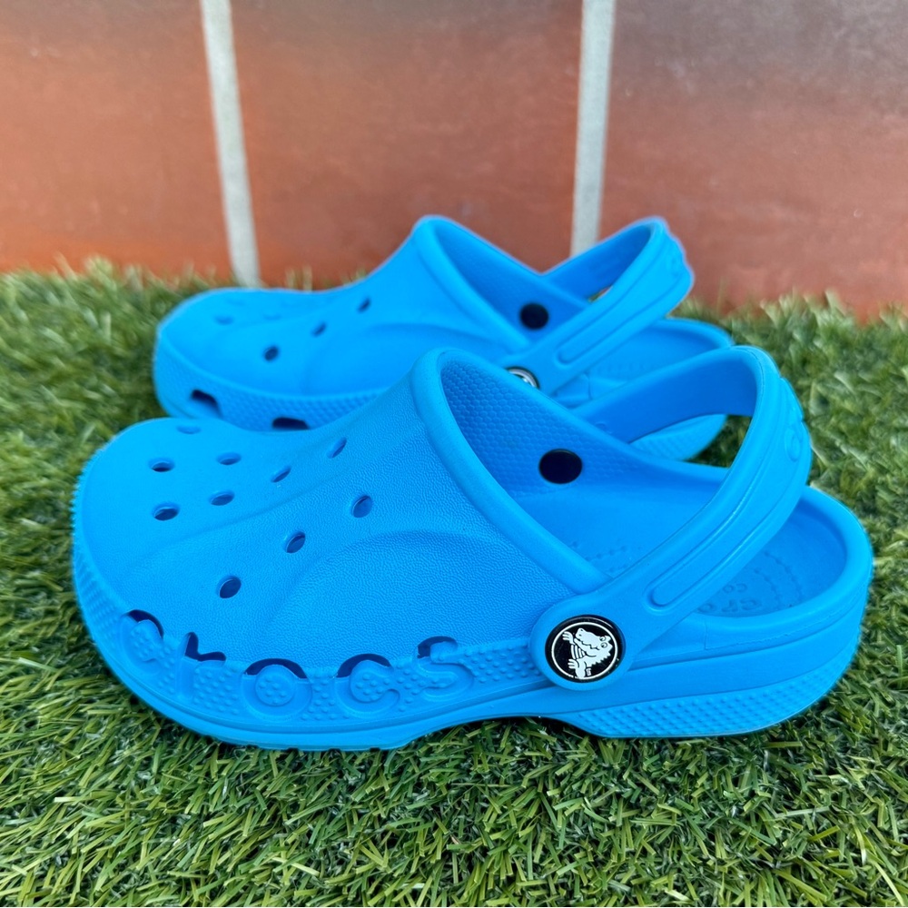 CROCS Kids Classic Clog in Bright Blue